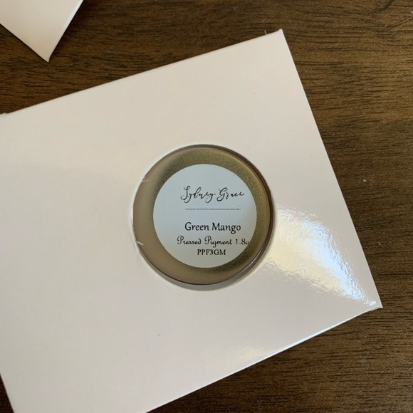 🎉HP🎉💰5/$25💰New Sydney Grace Green Mango Shimmer Eyeshadow - Picture 2 of 4